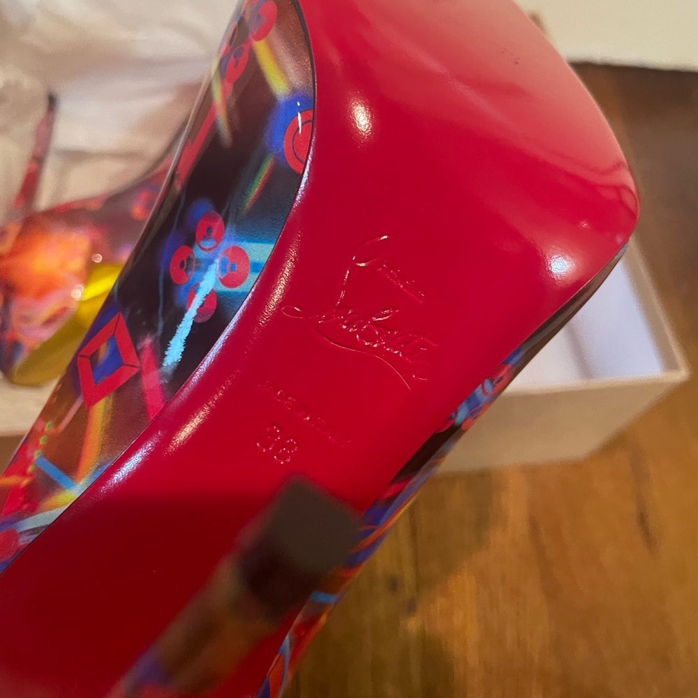 *sale** Christian Louboutin *new* Hot Chick multi disco pointy toe pump - Picture 4 of 11